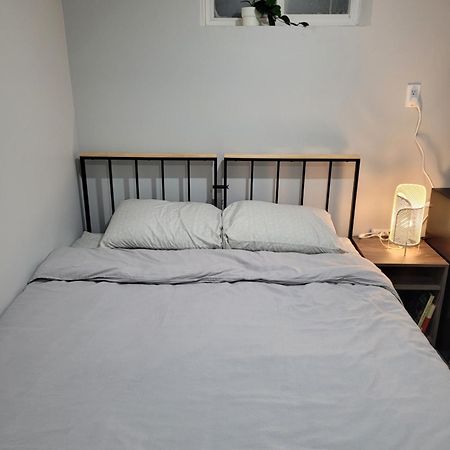 Guest House Basement - Master Bedrooms In Bayview Village Toronto Exterior foto